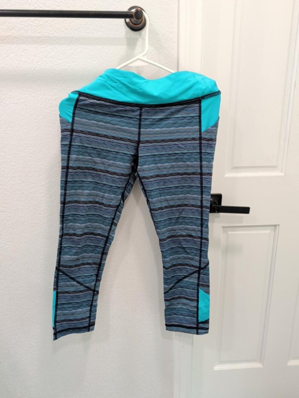 Lululemon Capri Leggings Size 8 Blue Gray Space Dye Aquamarine Turquoise
